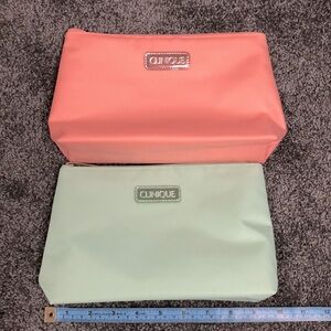 Women’s Clinique make up pouch set